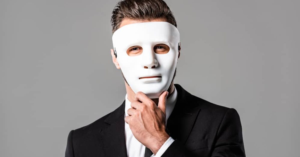 Человека лицо не опознать. Businessmen enigmatic. Шляпа джентльмена. Силуэт мужского лица. Человек со скрытым лицом.